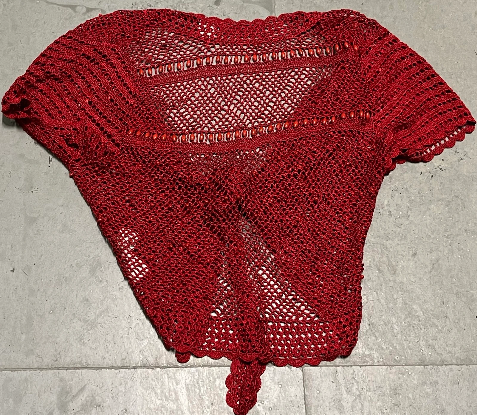 Bolero de ganchillo rojo con cuentas – photo 2